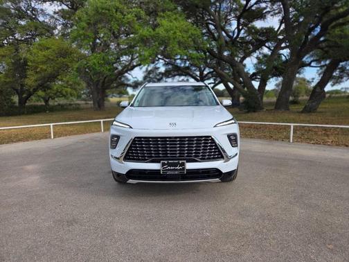 White Tri-Coat 2026 Buick Enclave Avenir