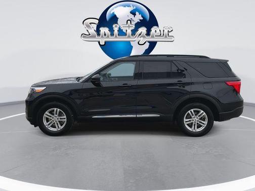AGATE BLACK METALLIC 2023 Ford Explorer XLT