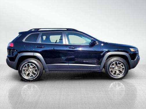 2023 Jeep Cherokee Trailhawk