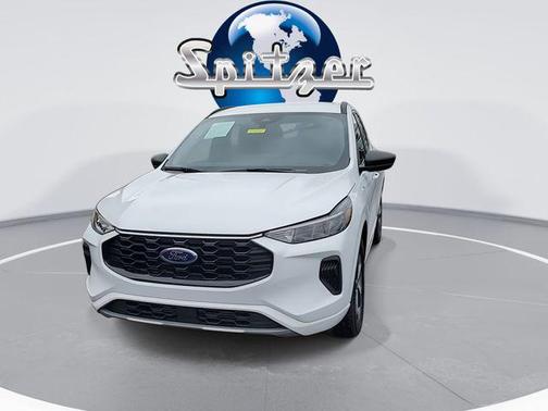 OXFORD WHITE 2023 Ford Escape ST-Line