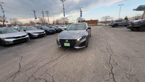 2023 Nissan Altima SR FWD