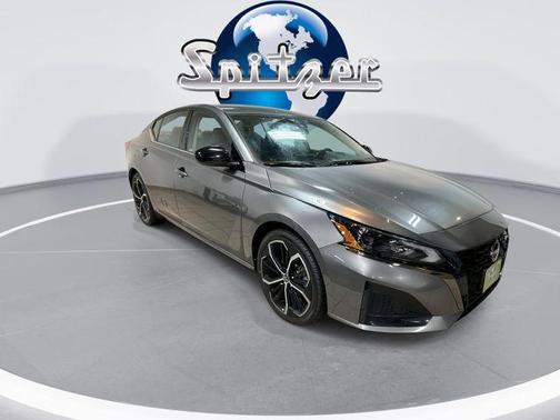 2023 Nissan Altima SR FWD