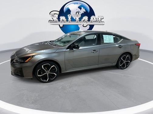 2023 Nissan Altima SR FWD