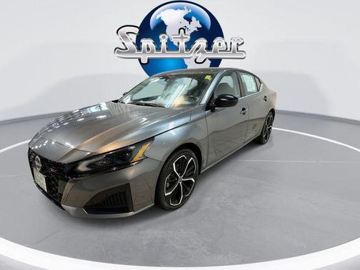 2023 Nissan Altima SR FWD