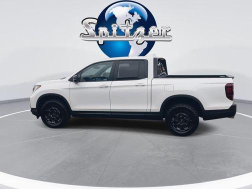 Platinum White Pearl 2026 Honda Ridgeline TrailSport+