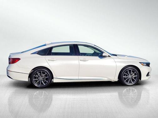 Platinum White Pearl 2022 Honda Accord EX-L 1.5T