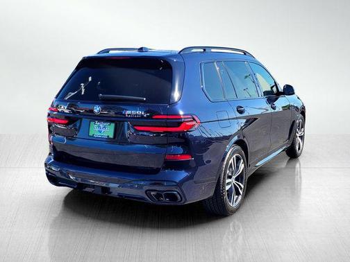 2025 BMW X7 M60i