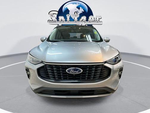 ICONIC SILVER METALLIC 2023 Ford Escape Platinum
