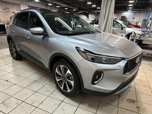 ICONIC SILVER METALLIC 2023 Ford Escape Platinum