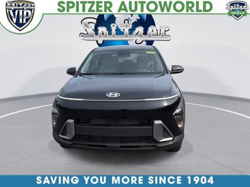 Abyss Black Pearl 2026 Hyundai KONA SE