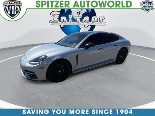 Dolomite Silver Metallic 2019 Porsche Panamera 4