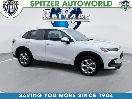 Platinum White Pearl 2024 Honda HR-V LX