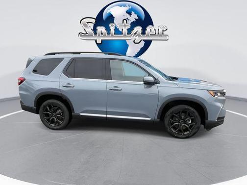 2025 Honda Pilot Touring 8-Passenger