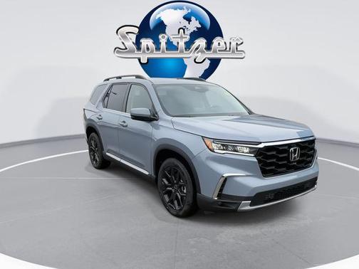 2025 Honda Pilot Touring 8-Passenger