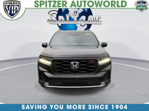 Crystal Black Pearl 2025 Honda Pilot TrailSport
