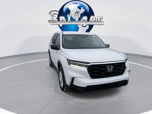 2023 Honda Pilot AWD LX