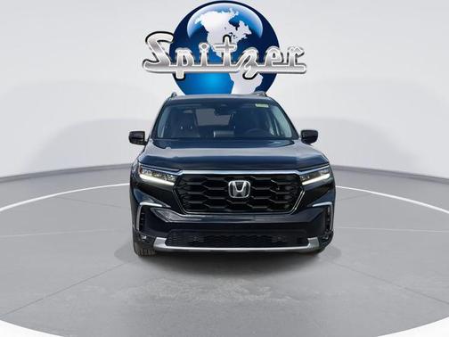 2024 Honda Pilot Touring 8-Passenger