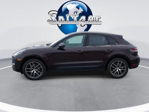 Copper Ruby Metallic 2023 Porsche Macan Macan