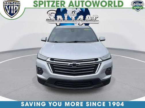 Silver Ice Metallic 2022 Chevrolet Traverse LT Leather