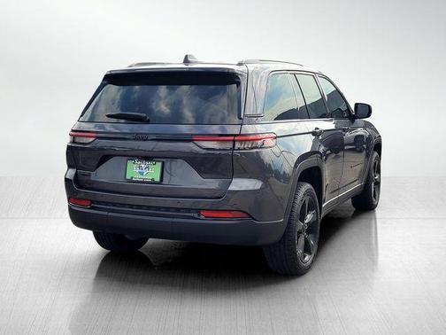 2022 Jeep Grand Cherokee Altitude