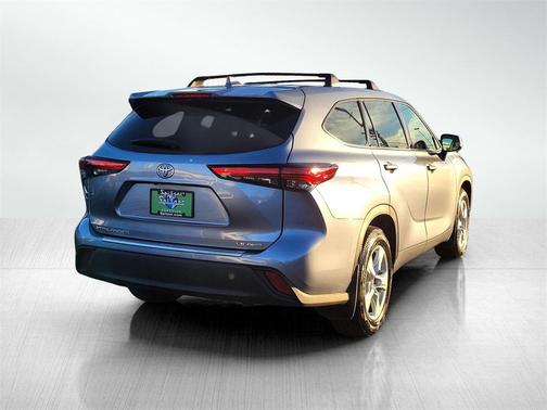 2020 Toyota Highlander LE