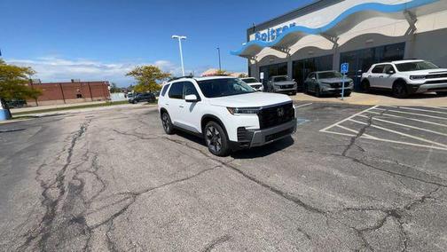 Platinum White Pearl 2026 Honda Pilot Touring 8-Passenger