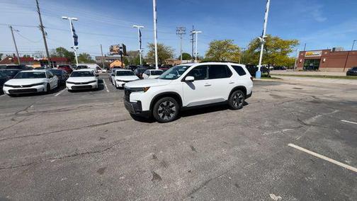 Platinum White Pearl 2026 Honda Pilot Elite