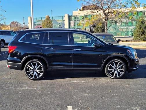 2022 Honda Pilot Touring 8-Passenger