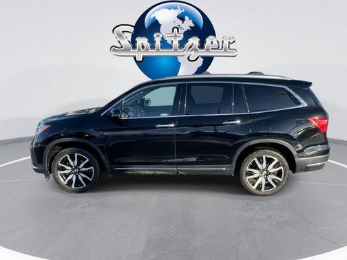 2022 Honda Pilot Touring 8-Passenger