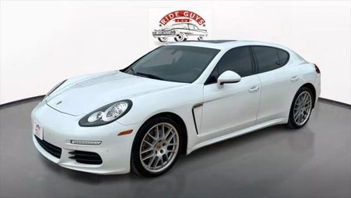 2015 Porsche Panamera 4