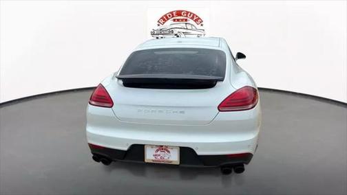 2015 Porsche Panamera 4