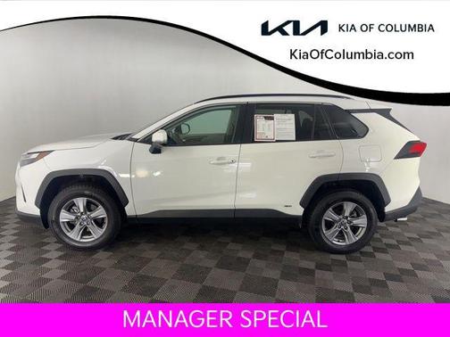 2022 Toyota RAV4 Hybrid XLE