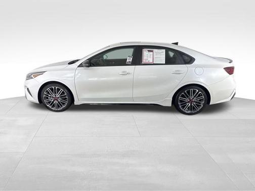 Snow White Pearl 2022 Kia Forte GT