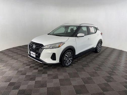 2022 Nissan Kicks SV