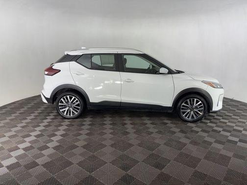 2022 Nissan Kicks SV