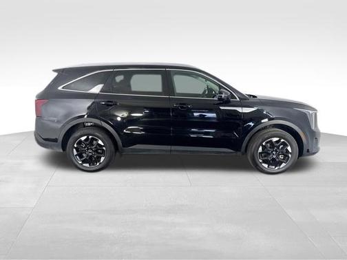 Ebony Black 2025 Kia Sorento S