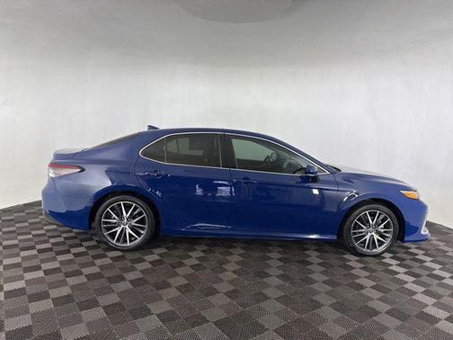 2023 Toyota Camry Hybrid XLE