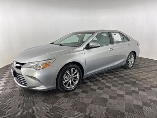 2016 Toyota Camry Hybrid XLE
