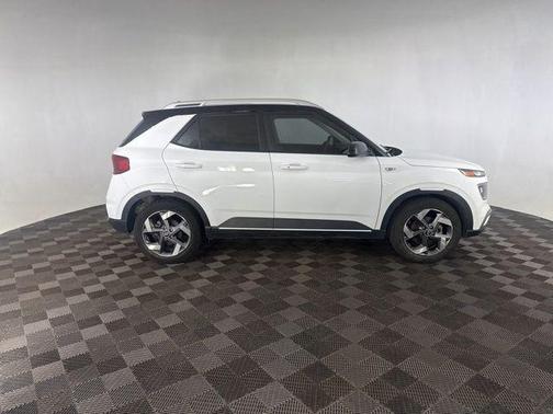 2022 Hyundai VENUE Limited