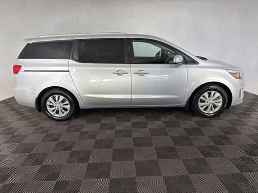 Bright Silver Metallic 2016 Kia Sedona LX