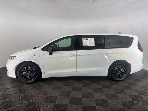 2024 Chrysler Pacifica Hybrid S Appearance Pkg