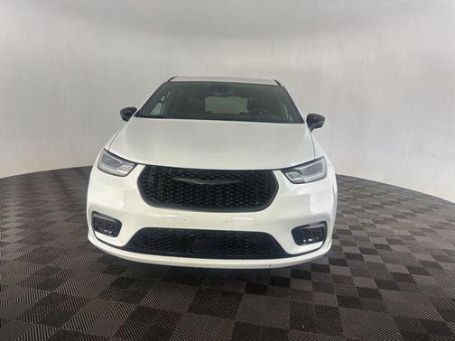 2024 Chrysler Pacifica Hybrid S Appearance Pkg