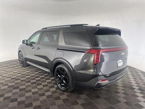 2025 Kia Carnival SX