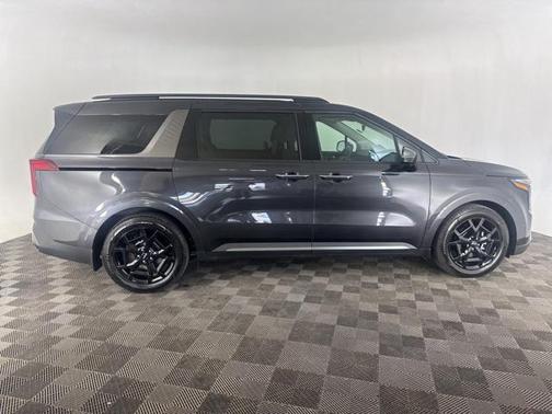 2025 Kia Carnival SX