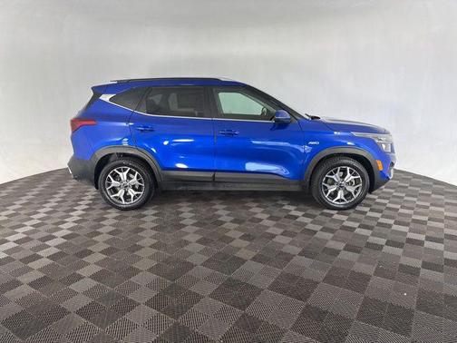 Neptune Blue 2022 Kia Seltos EX