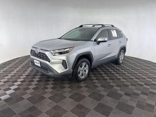 2022 Toyota RAV4 Hybrid XLE