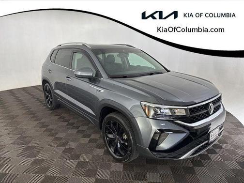 Platinum Gray Metallic 2023 Volkswagen Taos 1.5T SE