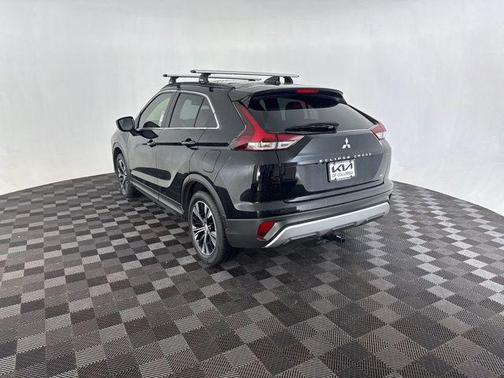 Labrador Black Pearl 2022 Mitsubishi Eclipse Cross SE