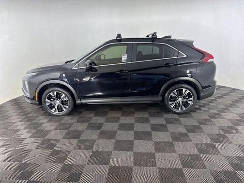 Labrador Black Pearl 2022 Mitsubishi Eclipse Cross SE