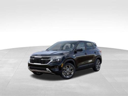 Fusion Black 2026 Kia Seltos LX